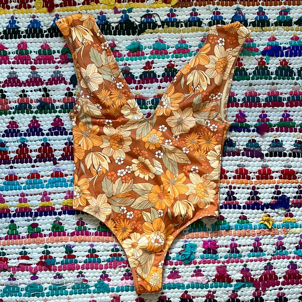 NWT Zara one piece swimsuit in beautiful vintage orange floral print